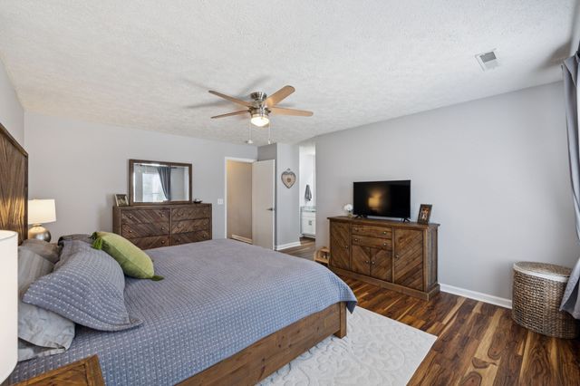 160 Waters Edge Ln, Hendersonville, TN 37075