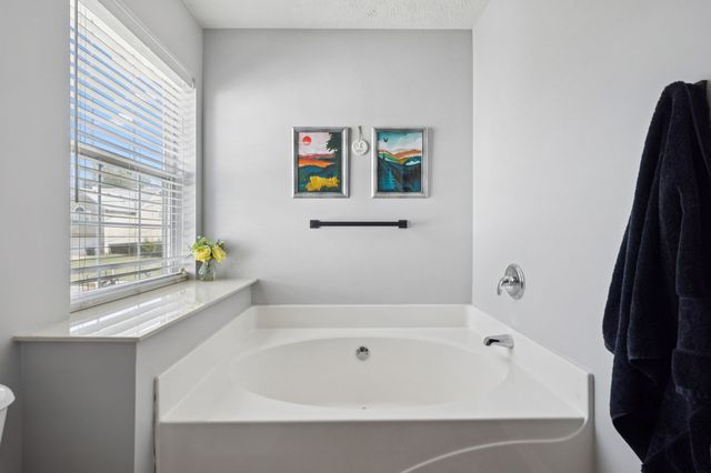 160 Waters Edge Ln, Hendersonville, TN 37075