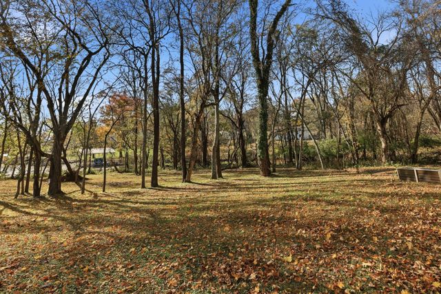 160 Waters Edge Ln, Hendersonville, TN 37075