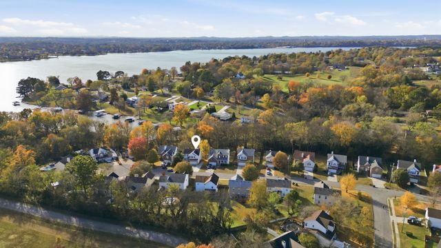 160 Waters Edge Ln, Hendersonville, TN 37075