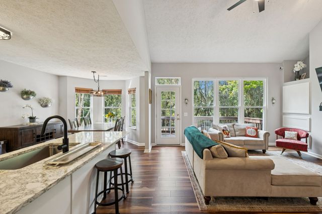 160 Waters Edge Ln, Hendersonville, TN 37075