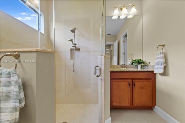 9292 ISLA BELLA CIR, Bonita Springs, FL 34135