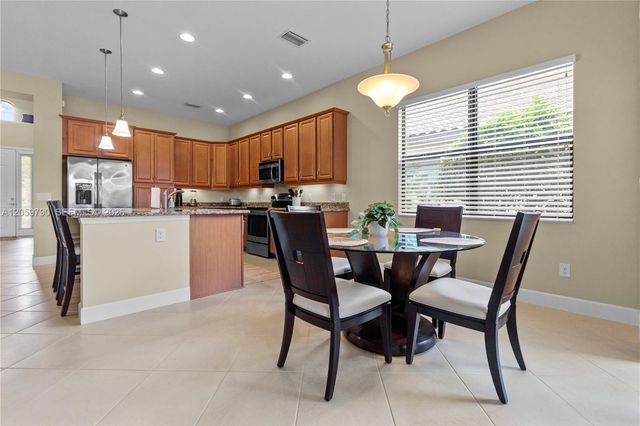 9292 ISLA BELLA CIR, Bonita Springs, FL 34135
