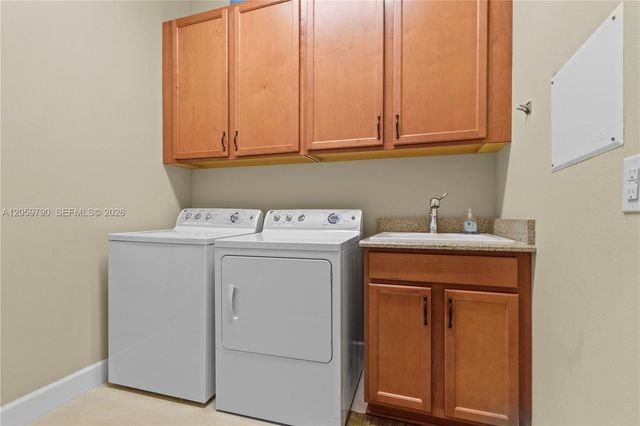 9292 ISLA BELLA CIR, Bonita Springs, FL 34135