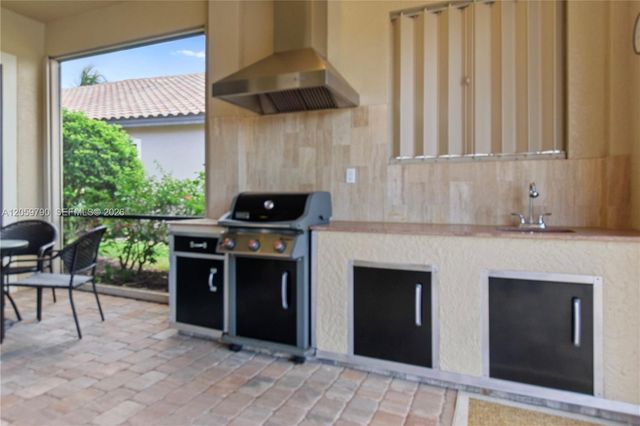 9292 ISLA BELLA CIR, Bonita Springs, FL 34135