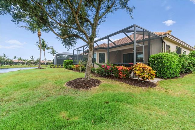 9292 ISLA BELLA CIR, Bonita Springs, FL 34135