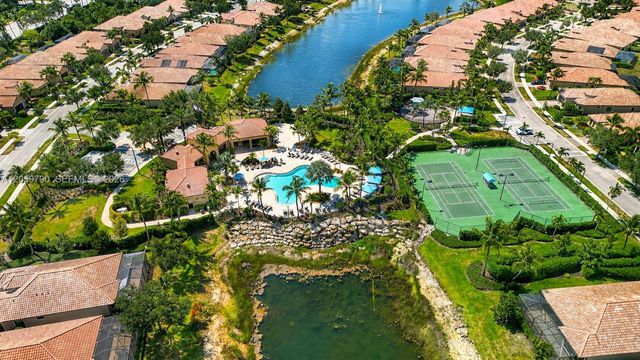 9292 ISLA BELLA CIR, Bonita Springs, FL 34135