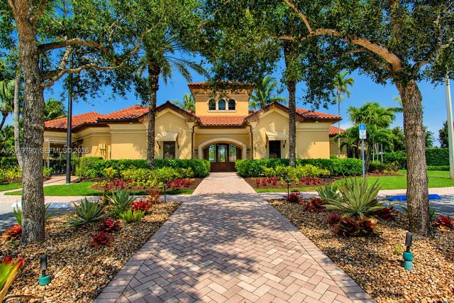 9292 ISLA BELLA CIR, Bonita Springs, FL 34135