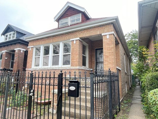 5626 S Maplewood Avenue, Chicago, IL 60629
