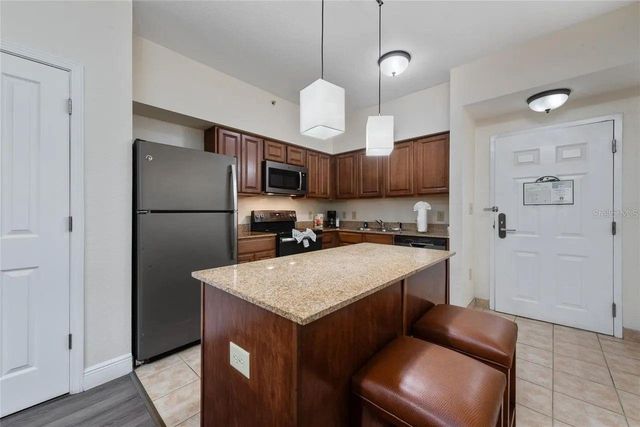 12527 FLORIDAYS RESORT DRIVE E-103, Orlando, FL 32821