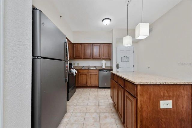 12527 FLORIDAYS RESORT DRIVE E-103, Orlando, FL 32821