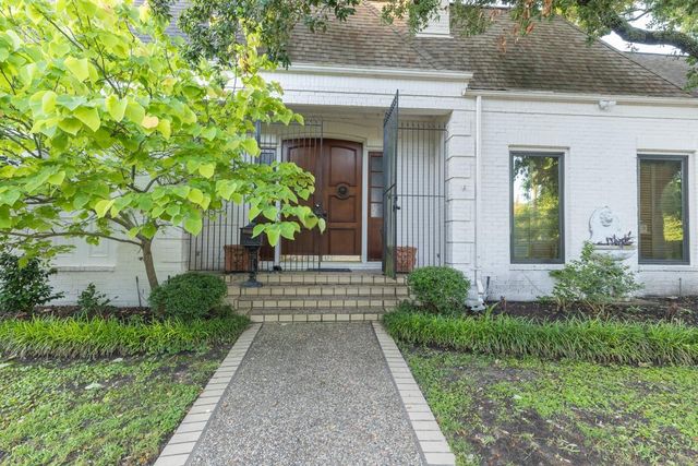 9682 Longmont Drive, Houston, TX 77063