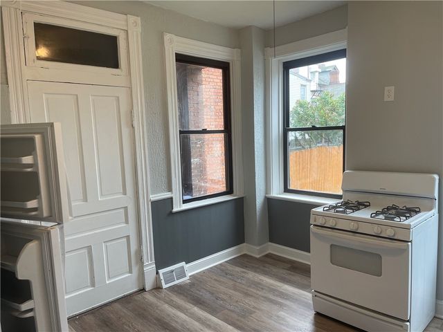 1515 Hatteras St, Troy Hill, PA 15212