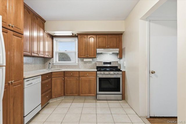 41 Meade Avenue, Bethpage, NY 11714