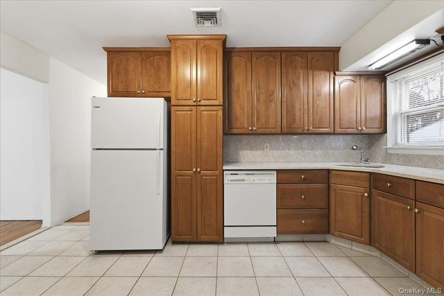 41 Meade Avenue, Bethpage, NY 11714