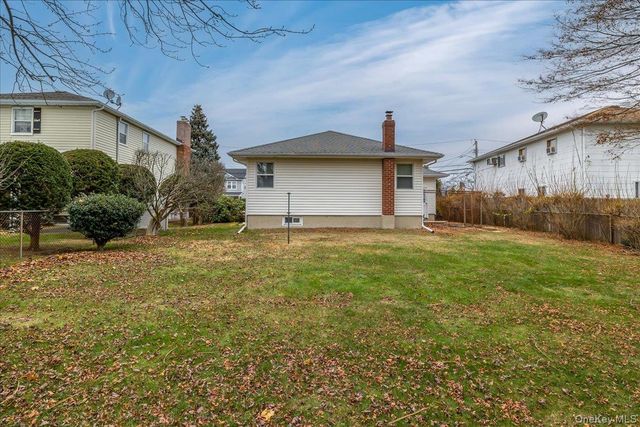 41 Meade Avenue, Bethpage, NY 11714