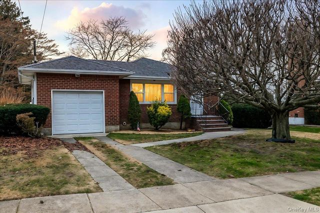 41 Meade Avenue, Bethpage, NY 11714