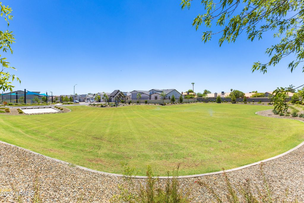 Image 11 of property listing at 7569 W Evans Drive, Peoria, AZ 85381