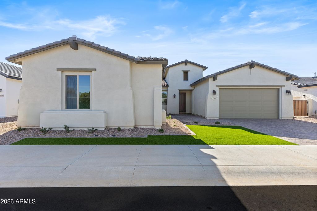 Image 2 of property listing at 7569 W Evans Drive, Peoria, AZ 85381