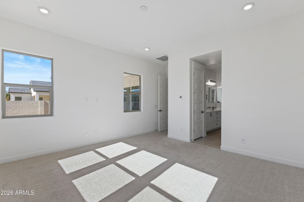 Image 5 of property listing at 7569 W Evans Drive, Peoria, AZ 85381
