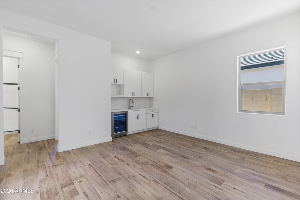 Image 7 of property listing at 7569 W Evans Drive, Peoria, AZ 85381
