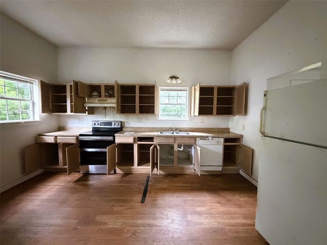 215 Heath Street, Cleburne, TX 76031