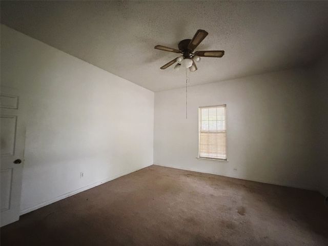 215 Heath Street, Cleburne, TX 76031