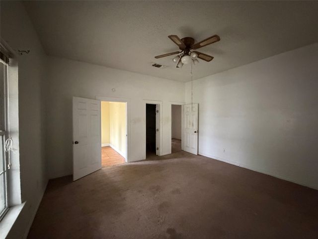 215 Heath Street, Cleburne, TX 76031