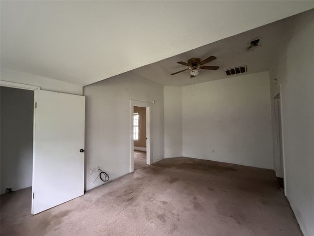 215 Heath Street, Cleburne, TX 76031