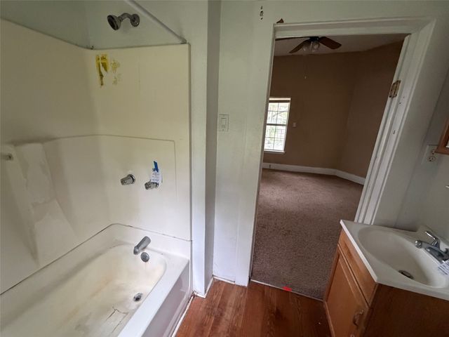 215 Heath Street, Cleburne, TX 76031