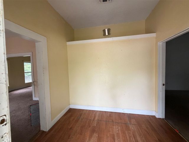 215 Heath Street, Cleburne, TX 76031