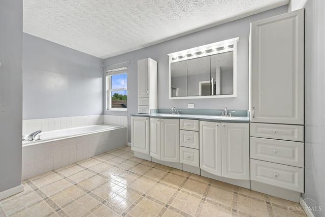 4470 Tylers Terrace, West Chester, OH 45069