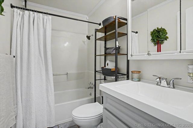 106 W 7th Street, Owasso, OK 74055