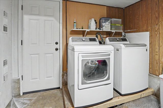 106 W 7th Street, Owasso, OK 74055