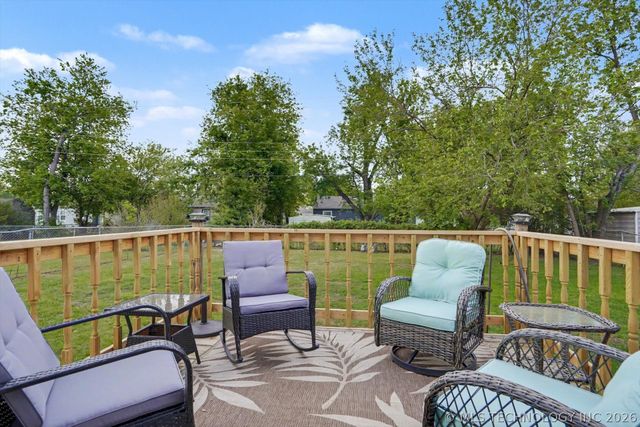 106 W 7th Street, Owasso, OK 74055