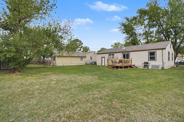106 W 7th Street, Owasso, OK 74055