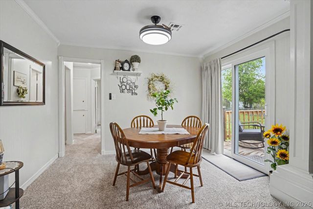 106 W 7th Street, Owasso, OK 74055