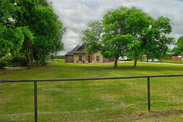 20392 County Road 637, Nevada, TX 75173