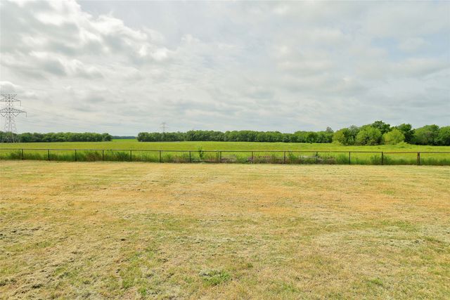 20392 County Road 637, Nevada, TX 75173