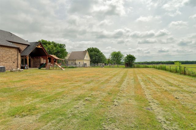 20392 County Road 637, Nevada, TX 75173