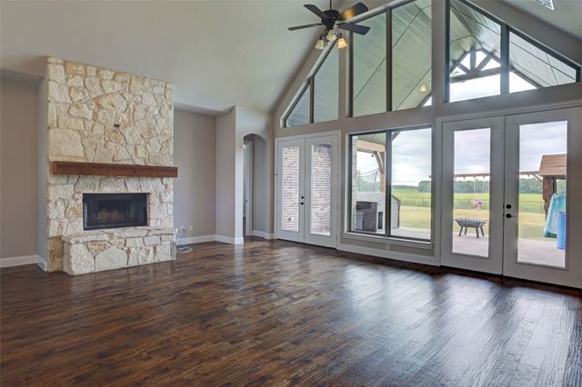 20392 County Road 637, Nevada, TX 75173
