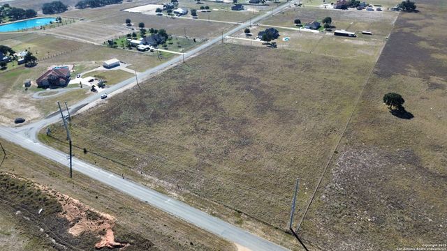 100 Scenic Hills, La Vernia, TX 78121