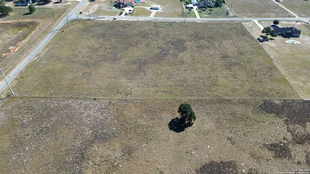 100 Scenic Hills, La Vernia, TX 78121