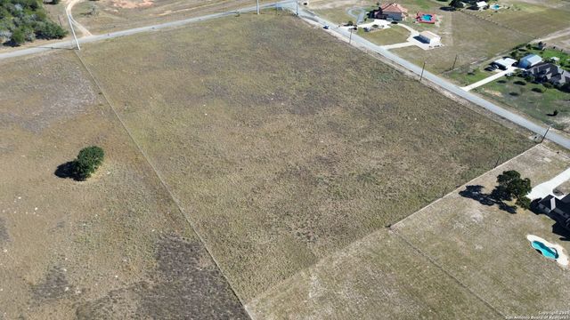 100 Scenic Hills, La Vernia, TX 78121