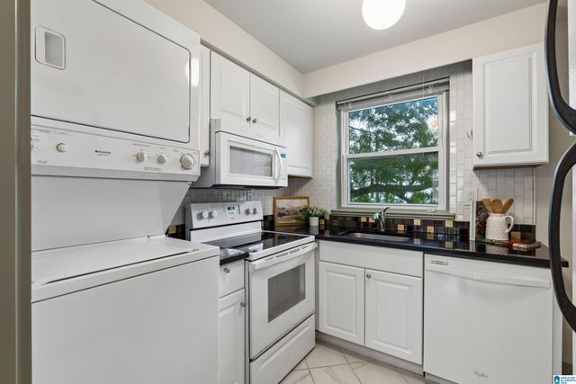 2503 Mountain Brook Cir Apt C, Mountain Brook, AL 35223
