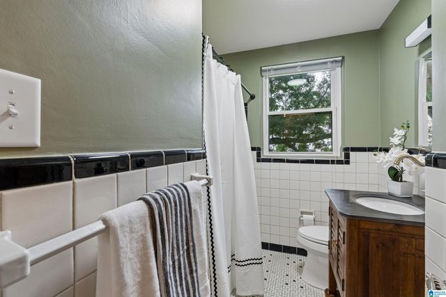 2503 Mountain Brook Cir Apt C, Mountain Brook, AL 35223