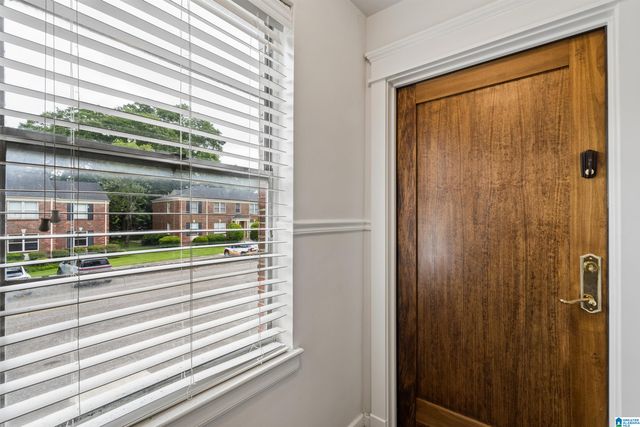 2503 Mountain Brook Cir Apt C, Mountain Brook, AL 35223