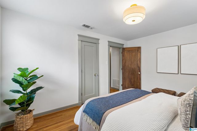 2503 Mountain Brook Cir Apt C, Mountain Brook, AL 35223