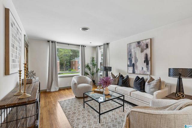 2503 Mountain Brook Cir Apt C, Mountain Brook, AL 35223