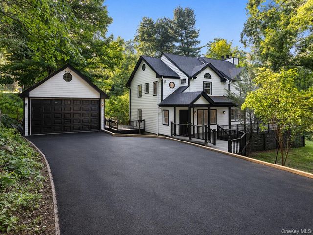 17 Ridge Way, Purdys, NY 10578